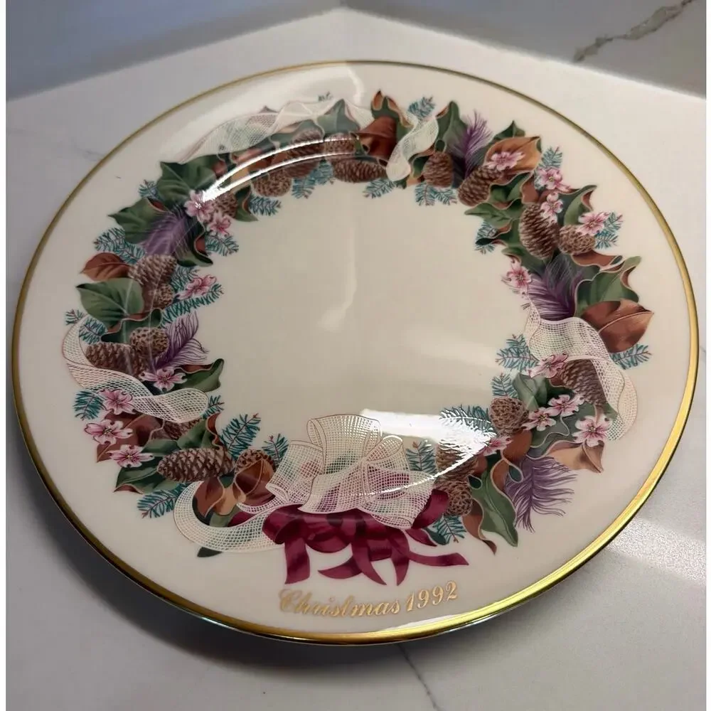 Set Vtg Lenox Annual Colonial Christmas Wreath Plates green presentation boxes